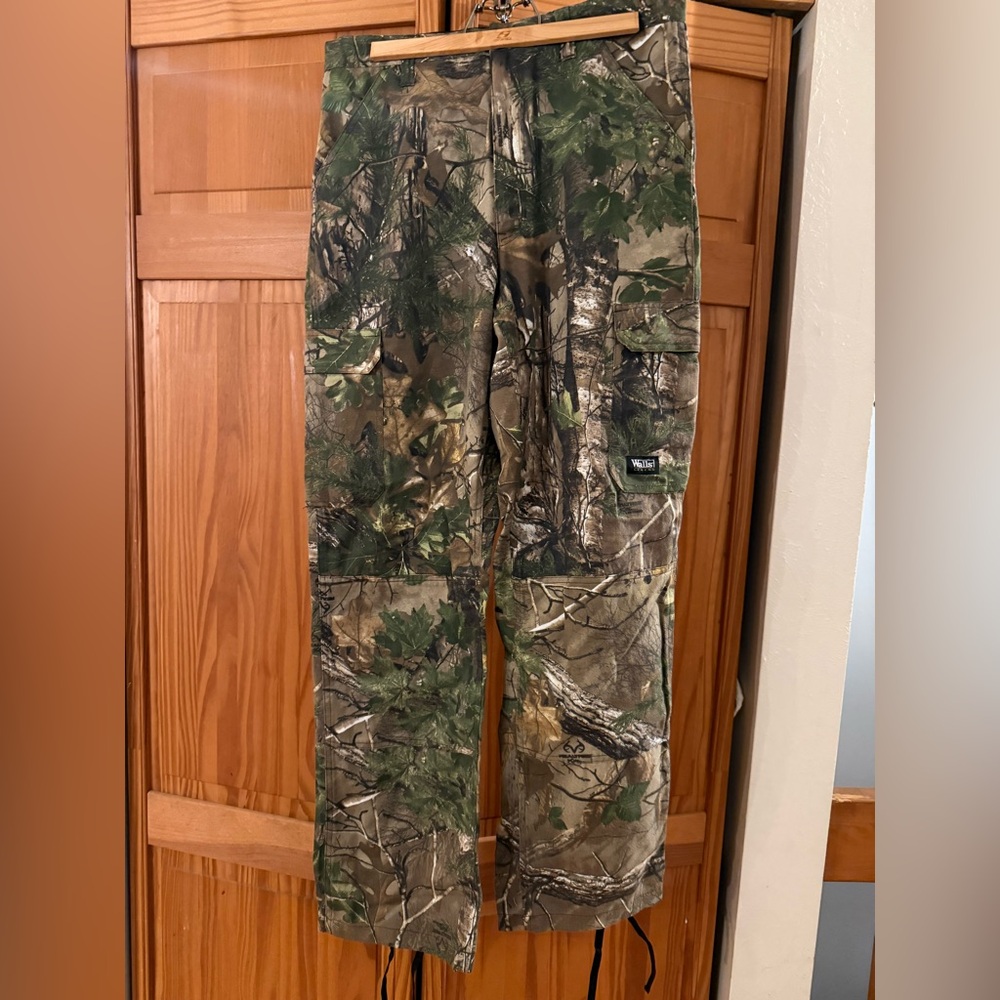 Walls Camouflage / camo Cargo Pants. Real Tree camo